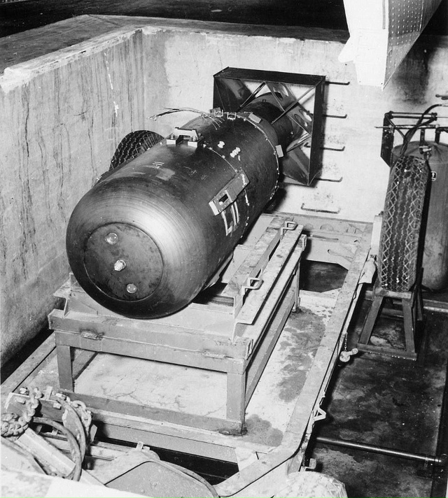 6 aвгуста 1945 года, экипаж В-29 ВВС США скинул на Хиросиму ?...