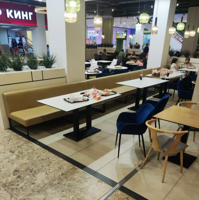 На фудкортах в ТРЦ Максимир по ходу дела одни бытовые и...