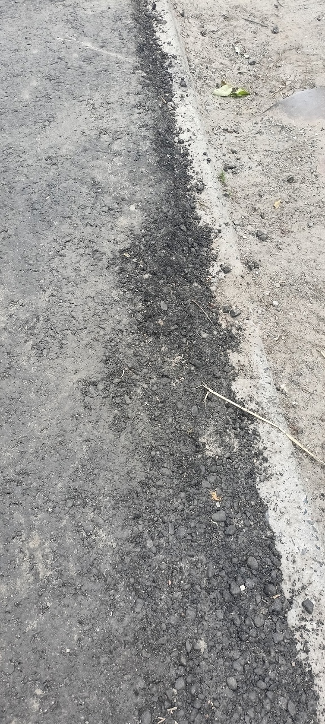 Лет 20 ждели ремонта дороги во дворе. И вот, спустя месяц...