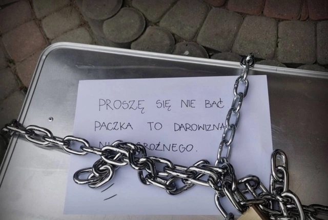 В Польше неизвестный мужчина оставил на пороге детско?...