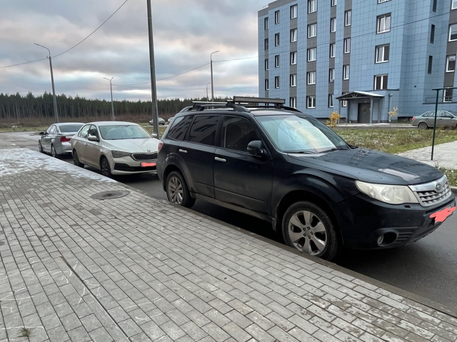 Есенина 41! Сколько можно? Сзади дома сделана идеальная,...