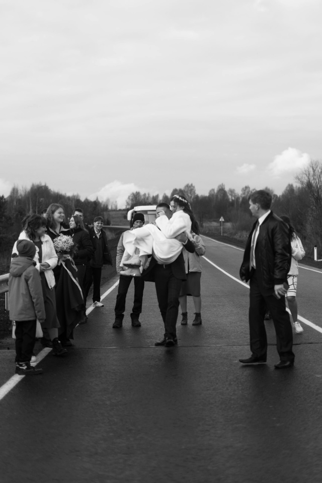 24.10.2025
Ну вот теперь и я пополнила ряды замужних, чему ?...