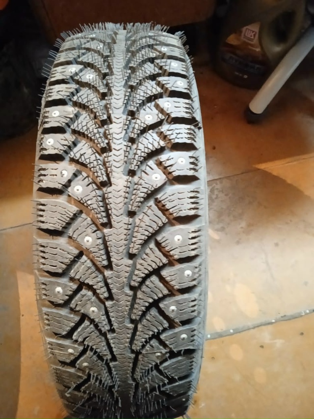 Анон. Продам зимнюю резину, тел 89159640771