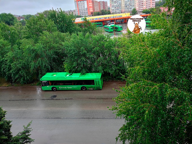 Каждую ночь данный автобус оставляется водителем у до?...