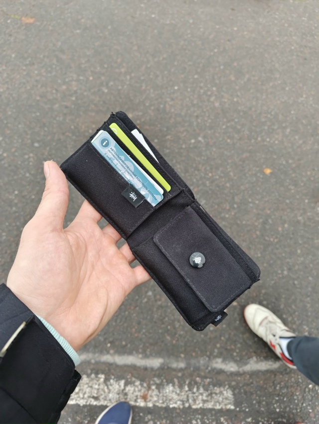 Найден кошелёк на ул.Комунаров рядом с оранжевым домом...