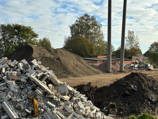 Добрый день! Может, кто знает- подскажИте, что за строит...