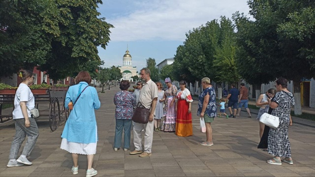 🛳️ В Вольск снова прибыл туристический теплоход «Ва?...
