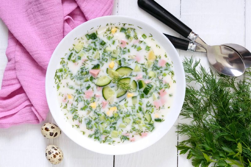🥣 Сегодня отмечается День окрошки
И день спора: на квасе или на кефире)