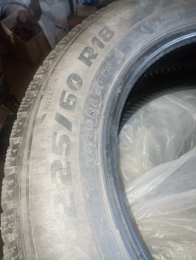 Продам шины Pirelli Formula Ice R18, б/у одну зиму, шипы на месте. ?...