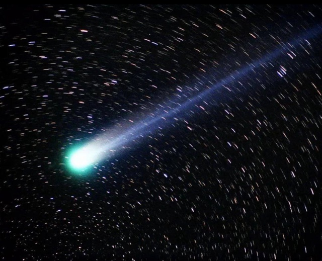 Уникальная зеленая комета пролетит над окуловским рег...