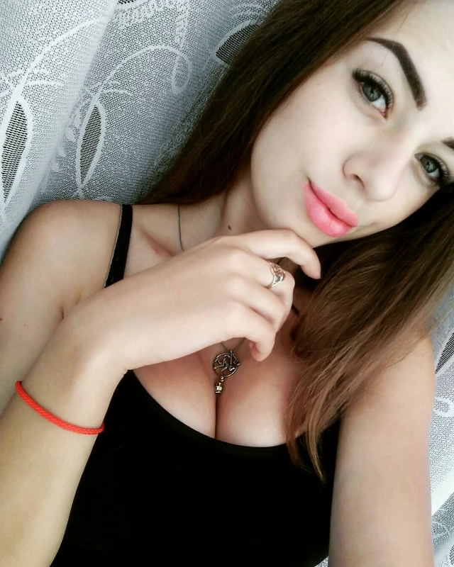 Познакомлюсь с парнем ! пиши + в комментарии, выберу сам...