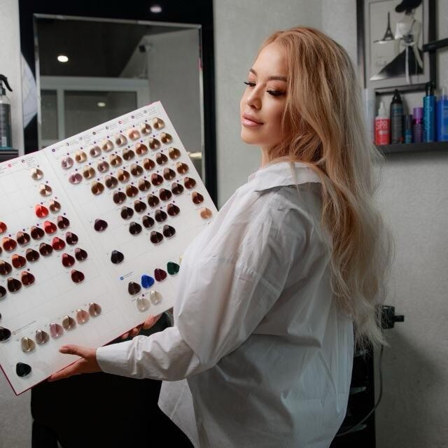 Мастер-парикмахер Эльвира с опытом более 15 лет предлаг...