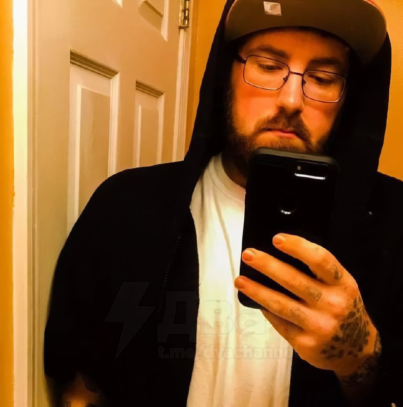 Знакомьтесь, это Майкл Филлипс — мужчина с одним из самых маленьких пенисов в мире, длиной всего 0,9