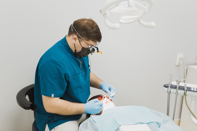 Бесплатная консультация и 3D снимок зубов ● 8-800-555-73-67
Це...