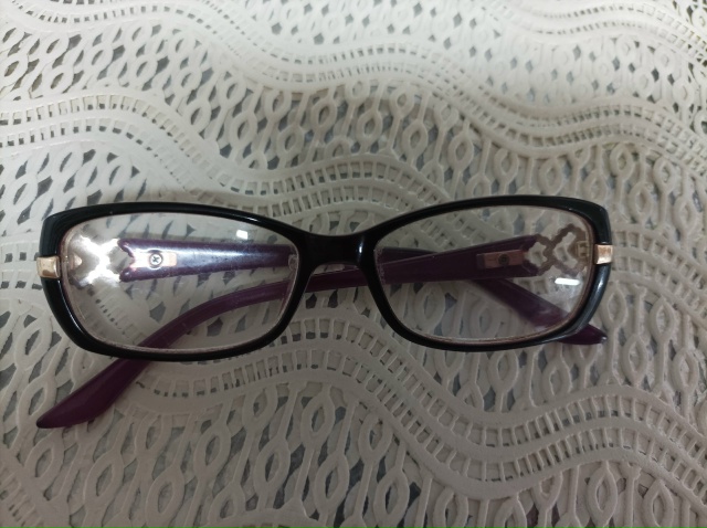 Кто потерял? Обращаться в хлебный киоск около магнит- к...