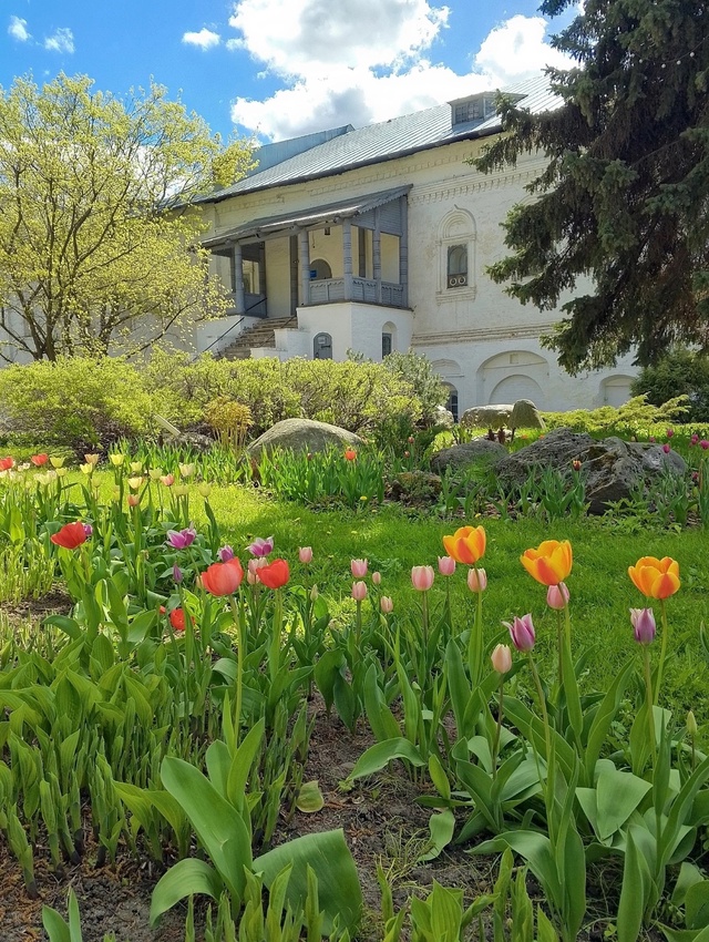 Май в Ярославском музее-заповеднике 🌱 Ярославль ❤️
?...
