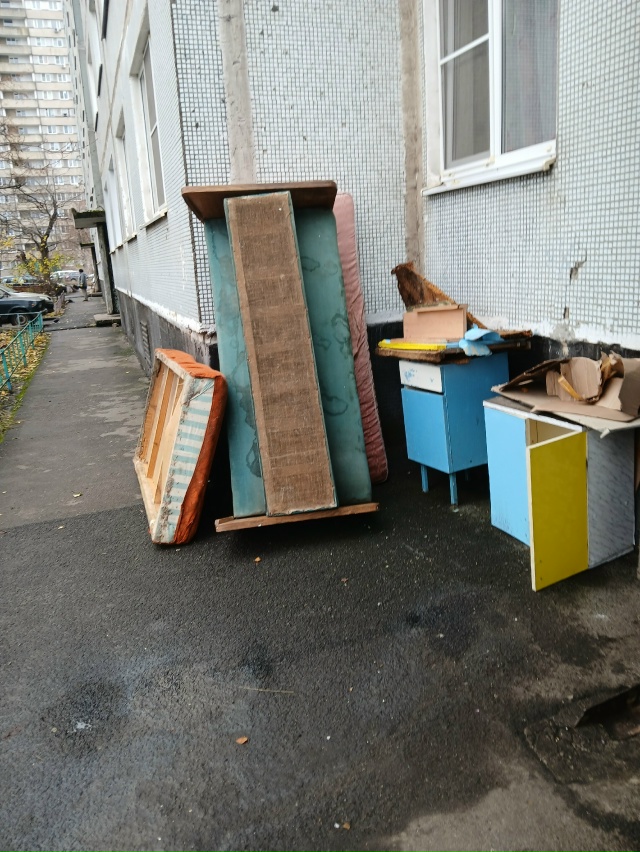 Анон.пожалуйста
Вторую неделю не вывозят крупногабар?...