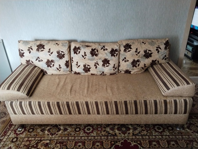 Продается диван. В хорошем состоянии, цена 4 тыс.руб.? ?...