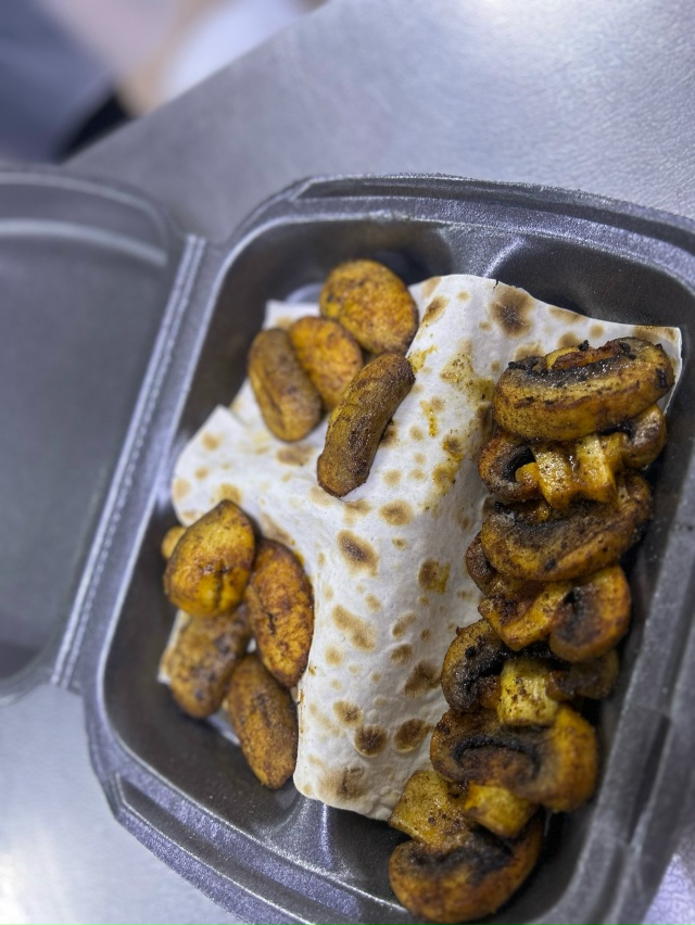 Не можешь выбрать между шаурмой, шашлыком, картошкой ф?...