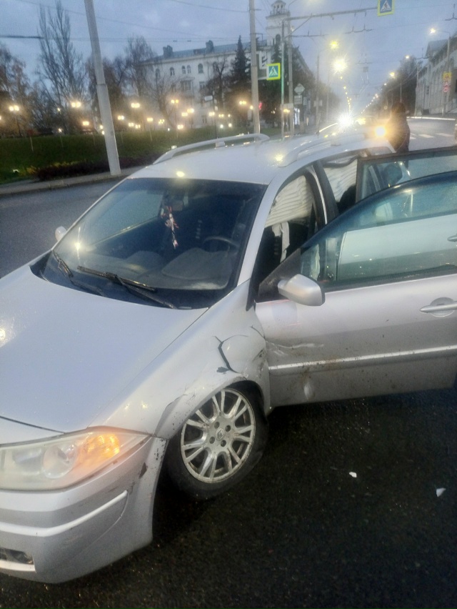 Всем добрый день! Нет ли у кого видео ДТП сегодня. 27.10.2025...