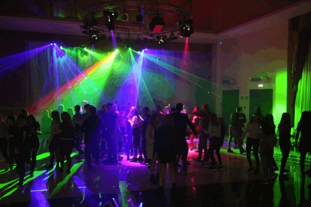 Для школьников и студентов проведут дискотеку
Вечери...