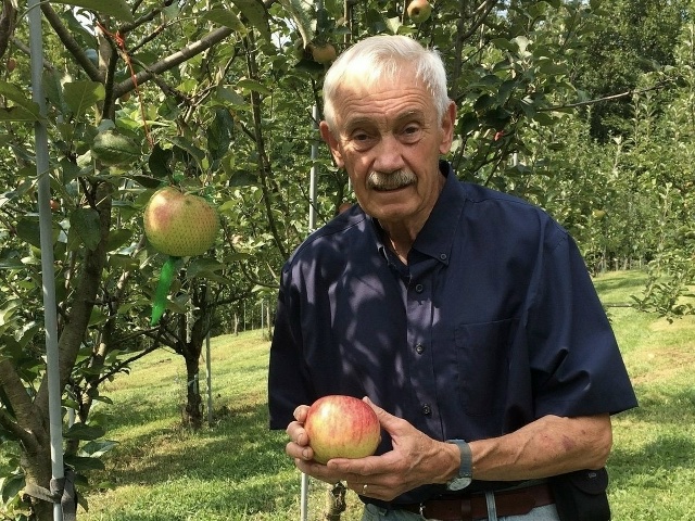 Герой без громких заголовков, но с великим делом.
Том ...