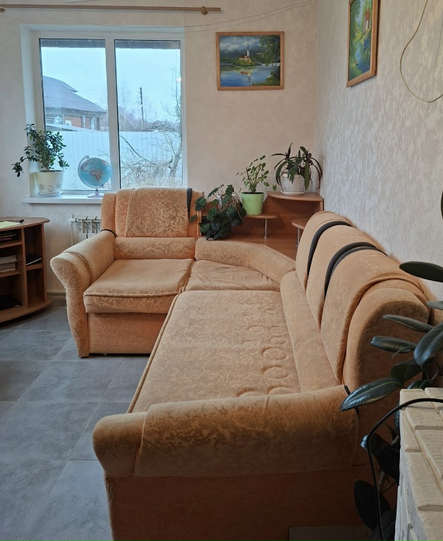 Продам:
Диван-2.500.(самовынос,самовывоз).
Тачка -1.300
Тел.891...