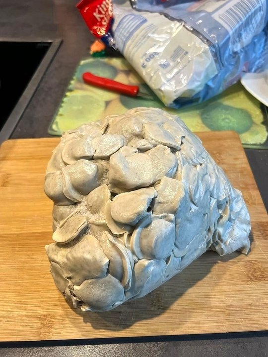 Девушка сильно постаралась с ужином😅