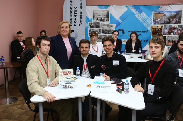 Партийцы приняли участие в круглом столе в Тучковском ...