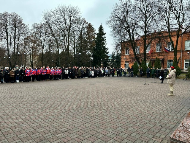 Более 100 можайцев приняли участие в Вахте Памяти у Вечн...
