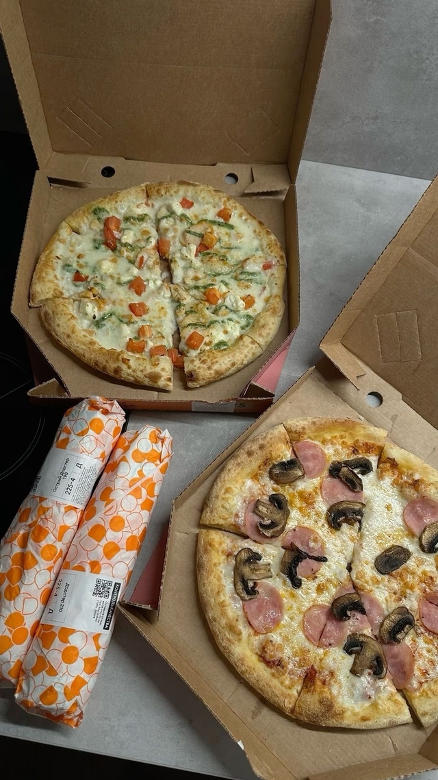 🍕 Парень заказал пиццу девушке — а вместе с ней получ?...