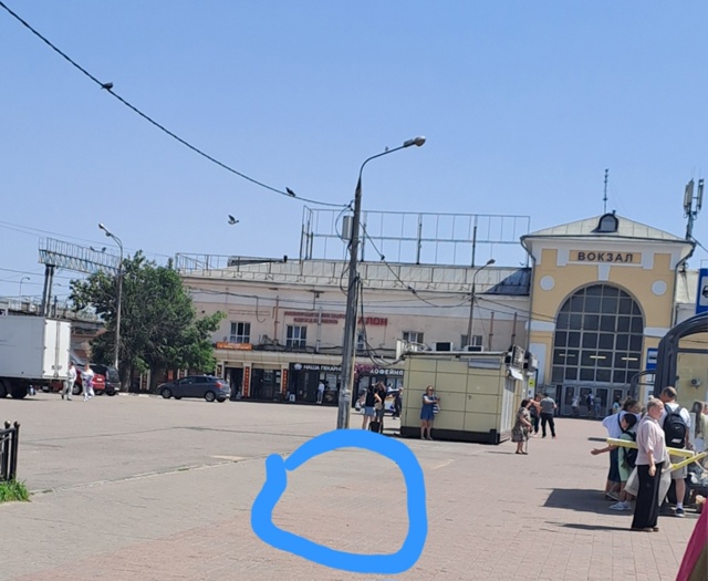 Куда убрали палатку с пончиками?