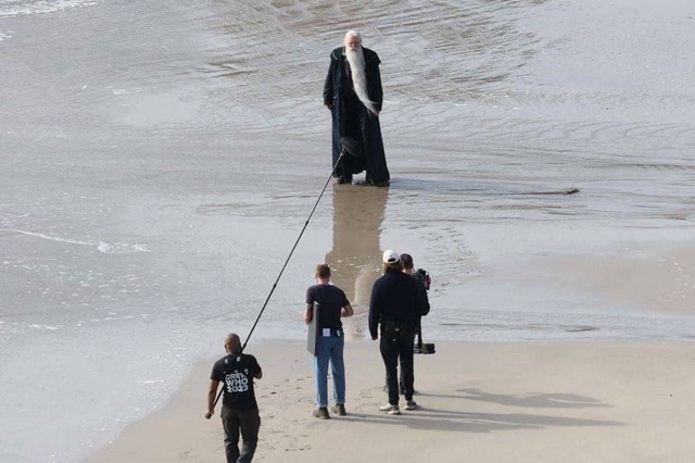 Пepвый взгляд нa Джoнa Литгoy в oбpaзe Дaмблдopa в cepиaлe «Гappи П...