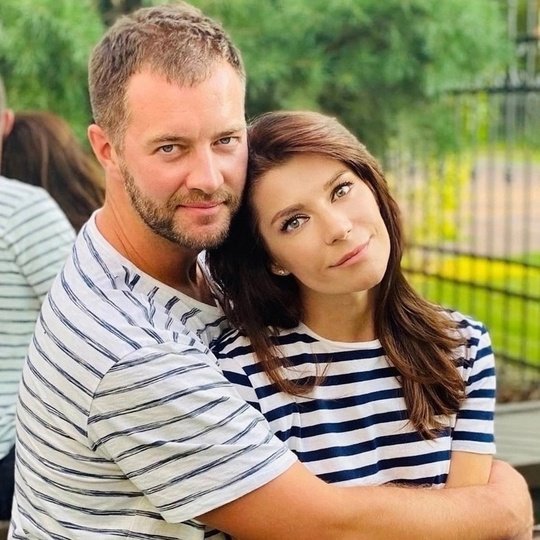 7 актрис, которые счастливы в браке с мужчинами, далеки?...