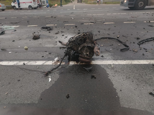 Новые фотки с сегодняшней смертельной аварии где поги?...