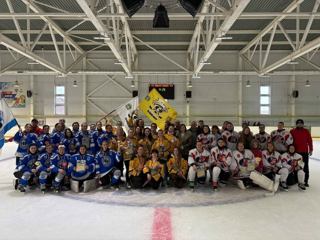 В минувшие выходные ледовая арена «Вымпел» гостеприим...