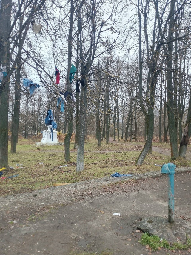 ⚡ Комиссарова
Вам что, так сложно дойти до помойки и в...