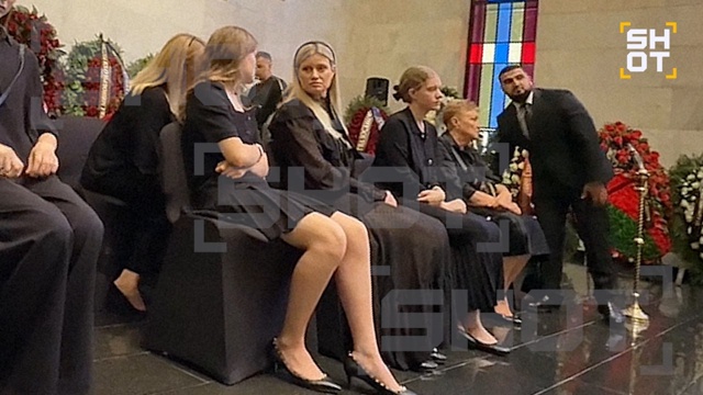 В главной кремлевской больнице в Москве простились с Р...