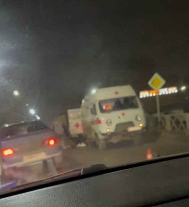 ⚡️Возле Финки на пешеходном переходе приора сбила че?...