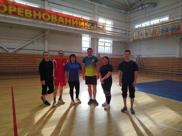 Два символа дисциплины и духа - кадеты и сотрудники ОМВ...