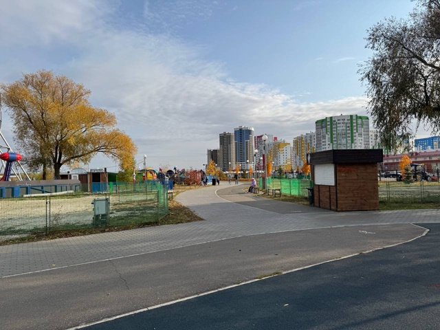 Теплый октябрьский день в Спутнике