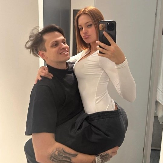 Самые неожиданные пары 2024 года ❤️
Эти истории доказыв...