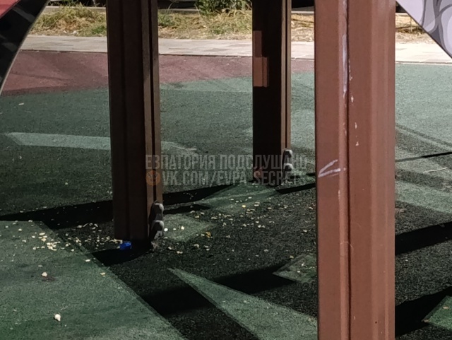 Детская площадка во дворах по ул 60 лет Октября, д 16.18.18 А...