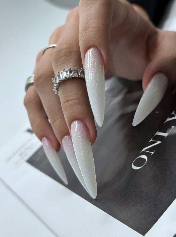 Да или нет такому маникюру ?