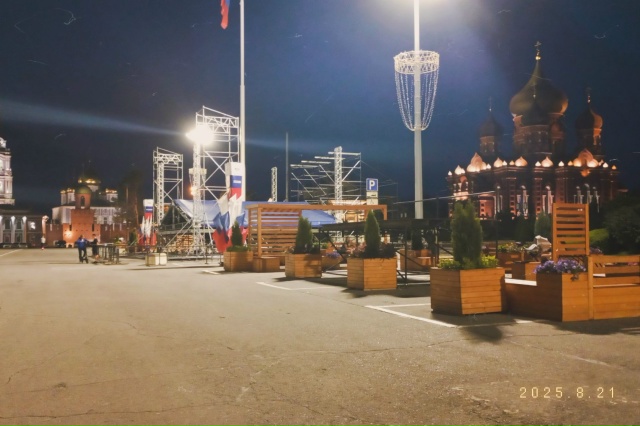 Очень жаль, что убрали куда-то вот эти беседки на парко?...