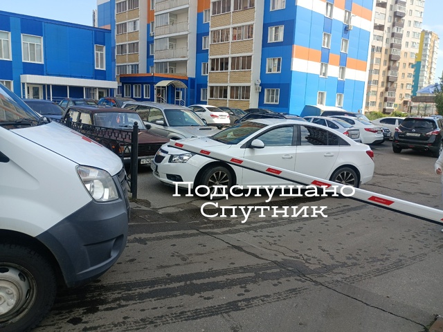 🤬Минут 10 скорая не могла выехать с территории больниц...