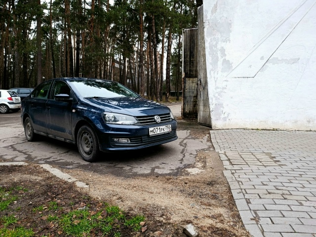 Кто-то перекрыл проезд к СДЭК и к другим магазинам на у?...