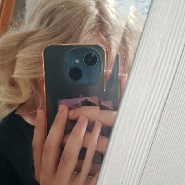 Сегодня день рождения, у моей самой родной девочки, с д?...