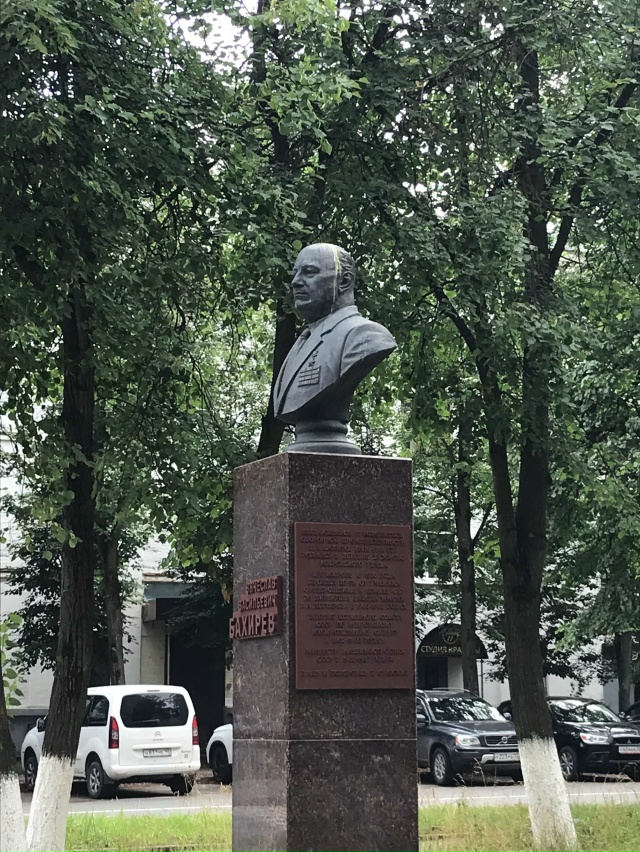 Вот в таком плачевном состоянии находится памятник В.?...
