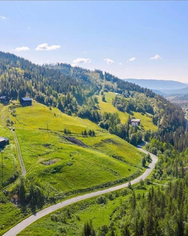 Особняк у гор в Норвегии продают всего за 2,9 млн рублей.
За цену однушки в российском регионе мож